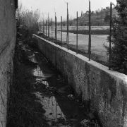 292 - Sommacampagna_ Ferriadon (ora intubato) accanto alle attuali scuole elementari, visto da Via Chiesolina. 