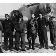 53 - Il motorista Alfredo Beltrame nel 1937 con un trimotore Savoia-Marchetti dell'Esercito Italiano