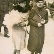 461. SIGNORE A PASSEGGIO