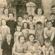 565. FOTO DI GRUPPO CON BAMBINI AL PARCO DELLA RIMEMBRANZA