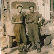 584. DUE UOMINI E UN CAMION