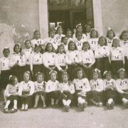 389. RAGAZZINE A SCUOLA