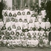 390. GRUPPO DI BAMBINI ALL'ASILO