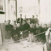 472. BAMBINI_SQUADRA DI LAVORO_FALEGNAMERIA